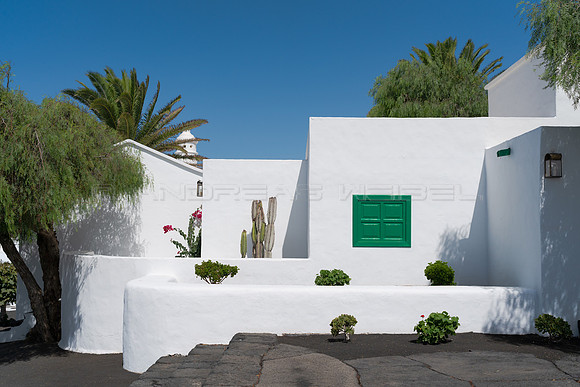 Arquitectura cúbica - Monumento al Campesino, Mozaga.