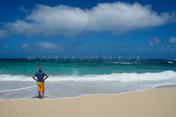 Contemplando el mar - Playa Lambra, La Graciosa