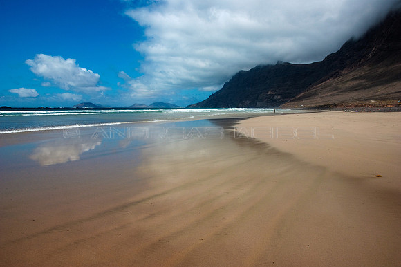 Las nubes se hacen en La Gaciosa - Playa de Famara, Lanzarote