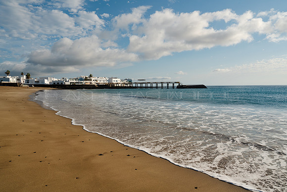 Playa con pueblo - La Garrita, Arrieta, Haria.