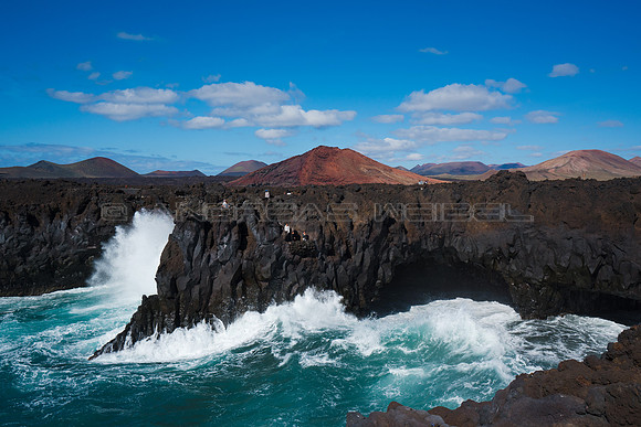 Splash en Los Hervideros - Yaiza, Lanzarote