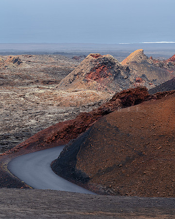 Carretera entre cráteres - Parque Nacional de Timanfaya, Lanzar
