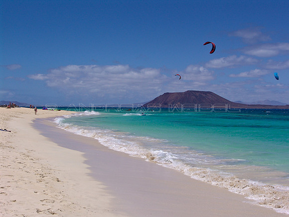 Kitesurf en la playa de Flagbeach