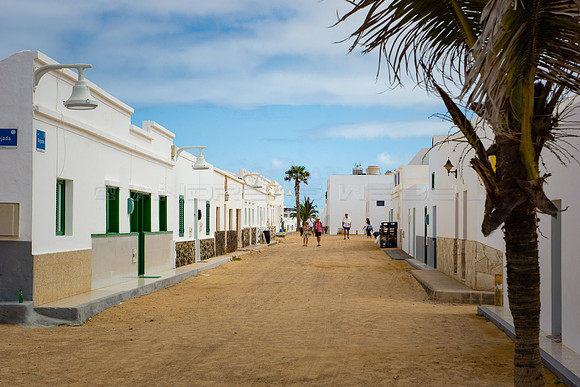 "High Noon" en Caleta del Sebo, La Graciosa