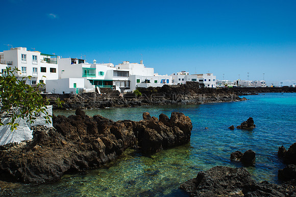 Calas entre lava en Punta Mujeres - Lanzarote, Islas Canarias