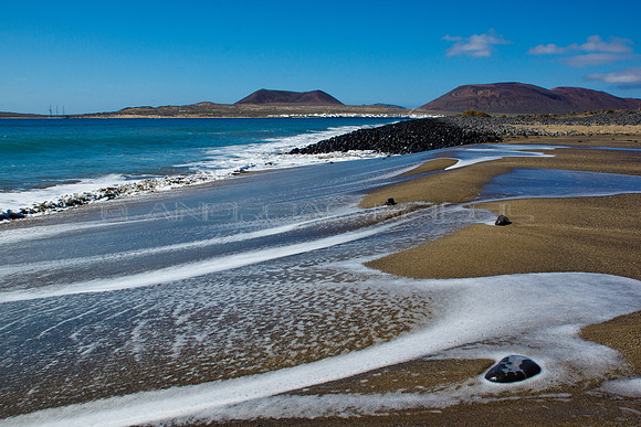 El final de la playa - Playa del Risco y La Graciosa, Islas Canarias