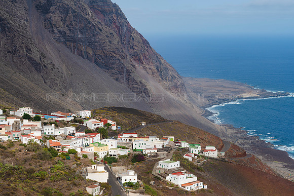 El pueblo de La Sabinosa - entre Mar y Risco. El Hierro.