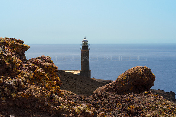 El Faro de la Orchilla, visto desde un hornito - El Pinar, El Hi