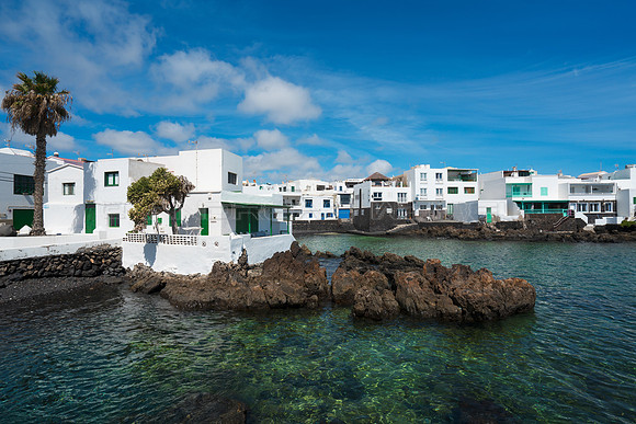 Casas en la orilla de lava - Punta Mujeres, Haria.