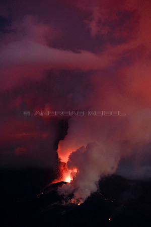 Terriblemente bonito - El cielo al anochecer encima del Volcán