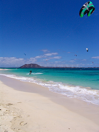 Kitesurf en la playa de Flagbeach
