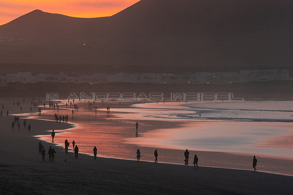 Orilla roja - Playa de Famara, Teguise.