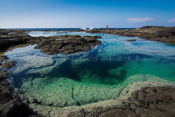 Piscina natural con cueva - Costa de Playa Blanca, Lanzarote