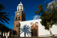 Sombra de palmera en la Iglesia de Nstra Sra de Guadalupe, Tegui
