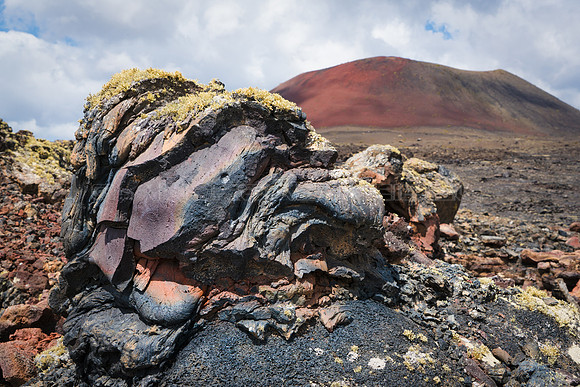 Las entrañas de un hornito en el malpais de Montaña Colorada,