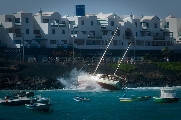 Velero on the rocks - Costa Teguise, Lanzarote