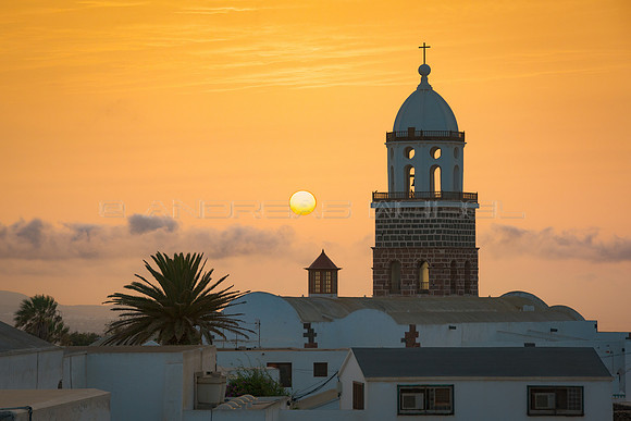 Puesta de sol con Calima - Teguise, Lanzarote.