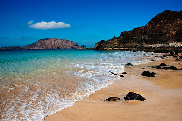 Playa de La Concha y Montaña Clara - La Graciosa