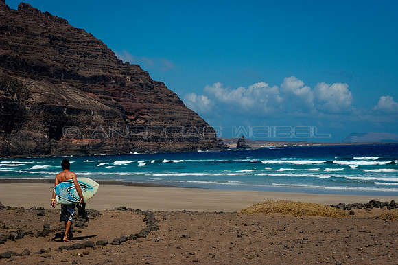 A pegarse un bañito - Playa de Atrás, Órzola