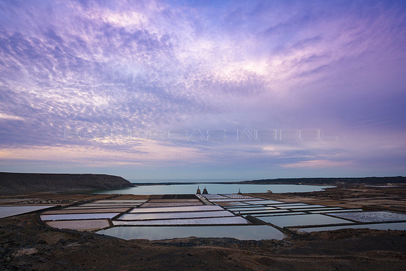 Anochece en las Salinas de Janubio - Yaiza.
