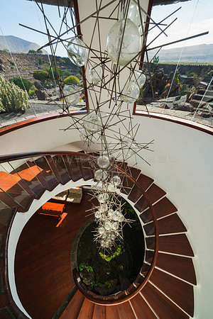 Escalera con escultura - Jardín de Cactus, Guatiza.