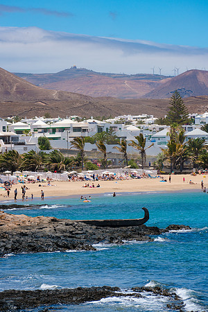Vista a la costa y playa de Las Cucharas - Costa Teguise.