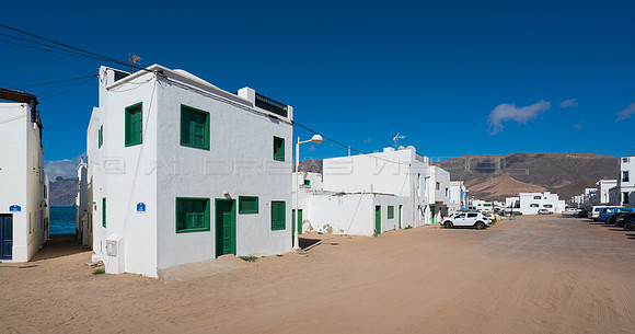 "High noon" en la Caleta de Famara - Teguise.