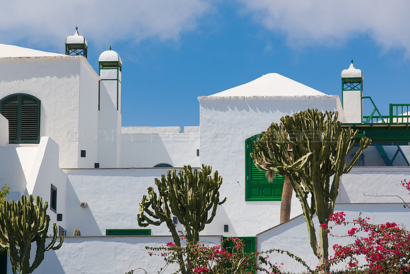 Casas blancas con chimeneas - Pueblo Marinero, Costa Teguise.