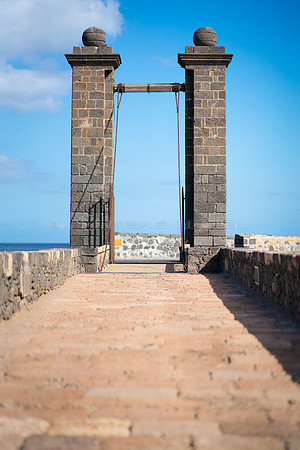 Puente de las Bolas en la luz del atardecer - Arrecife.