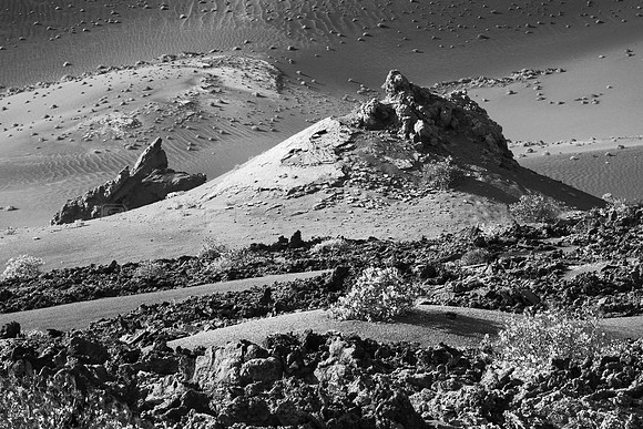 Paisaje volcánico con hornitos - Parque Natural de los Volcanes