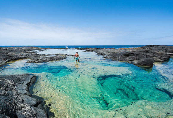 Cruzando piscinas - Los Charcones, Playa Blanca.