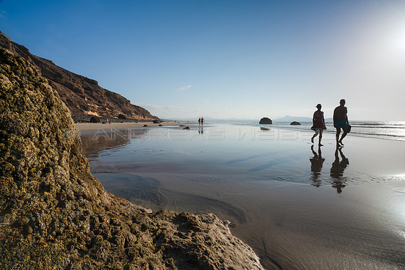 De paseo en la Playa de Famara - Teguise, Lanzarote.