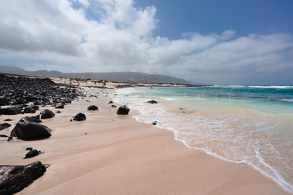 Playa de contrastes - Caleta del Mero, Órzola.