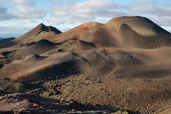 Los volcanes Señalo y Pico Partido en la luz del atardecer - Pa