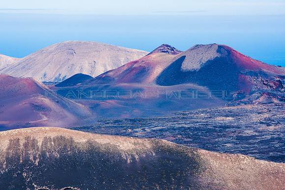 Vista a los volcanes del Parque Nacional de Timanfaya - Lanzarot