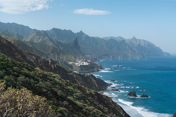 Vista a Benijo y Los Roques - Anaga, Tenerife.