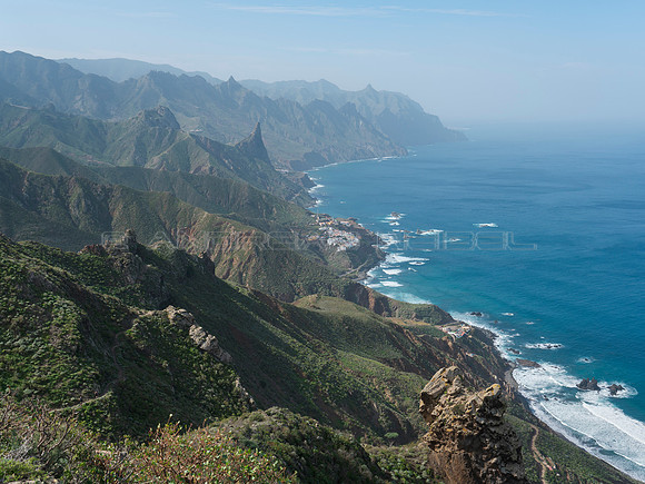 Costa escarpada en Anaga - Tenerife.