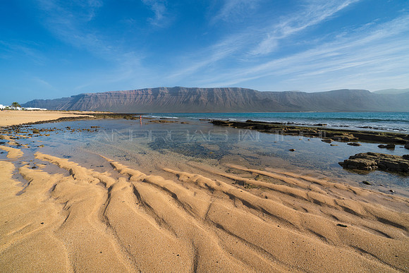 Arena con canales en El Salao - Isla de La Graciosa, Canarias.