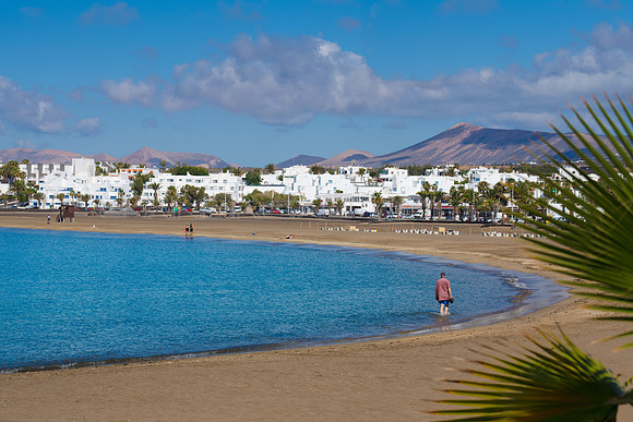 Paseo por la Playa de los Pocillos - Puerto del Carmen, Tías.