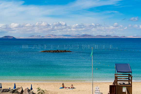 Vista al estrecho de la Bocaina - Playa Dorada, Yaiza.