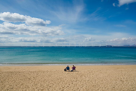Una playa para nosotros - Playa del pueblo en Playa Blanca, Yaiz