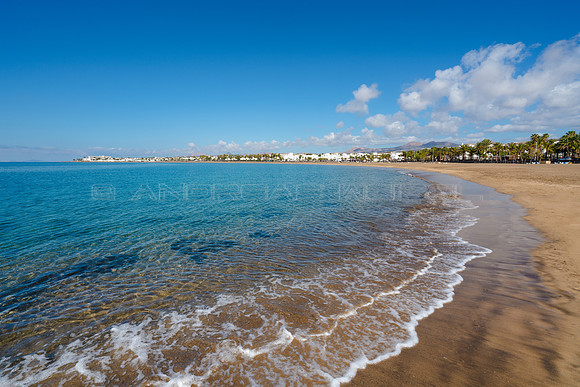 La interminable playa de Los Pocillos - Puerto del Carmen, Tías