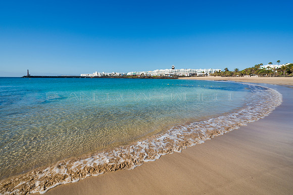 Abánico de colores en la Playa de Las Cucharas - Costa Teguise.