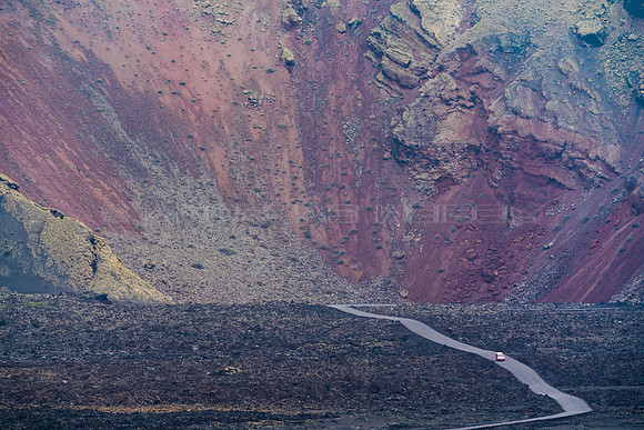 Saliendo del volcán - Carretera en el P.N. de Timanfaya, Yaiza.