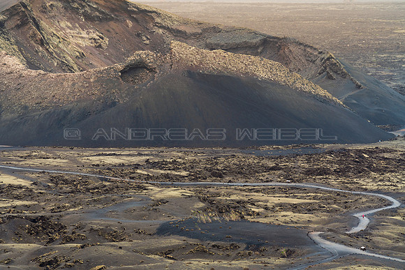 El sendero al volcan - Volcán del Cuervo, Tías.