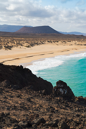 Tras la lava, la playa - Playa de las Conchas, La Graciosa.