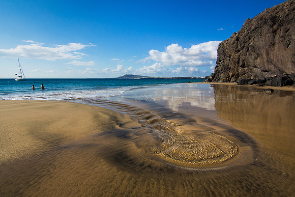 Agua dorado en la Playa de La Cera - Papagayo, Lanzarote
