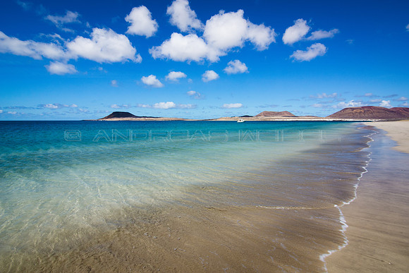 Nubes en La Graciosa, visto desde la Playa del Risco - Lanzarote, Canarias