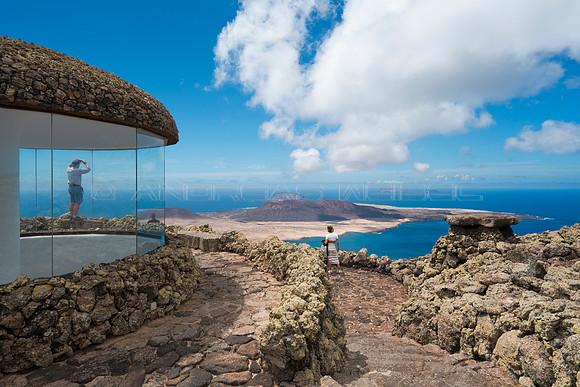 Vistas con escalera - Mirador del Río, Haria.