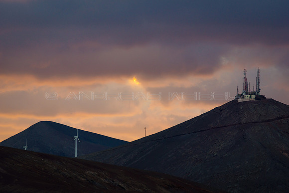 Atardecer sobre volcanes - San Bartolomé